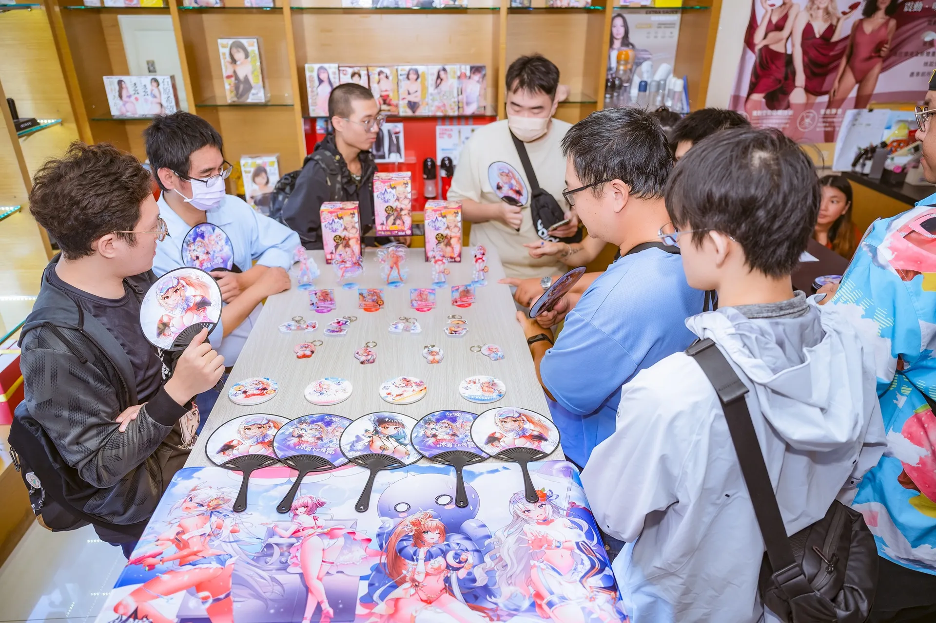 《天下布魔》性感COSER一日店長 盛大降臨北中南化身實體遊戲角色與玩家見面 高雄、台中場次人數大爆滿!